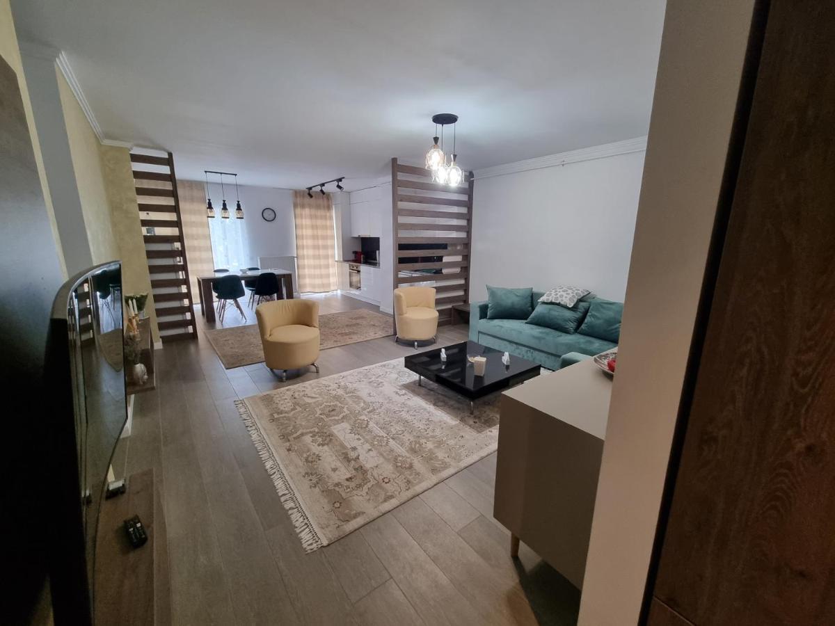 Apartament Superb In Regim Hotelier- Arad Plaza Dış mekan fotoğraf